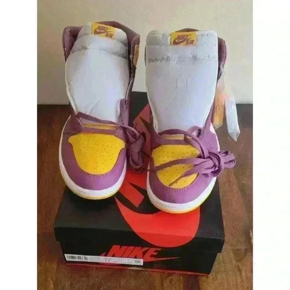 Size 12 - Jordan 1 Retro High OG Brotherhood 2022 University Gold/Light Bordeaux - Picture 3 of 13